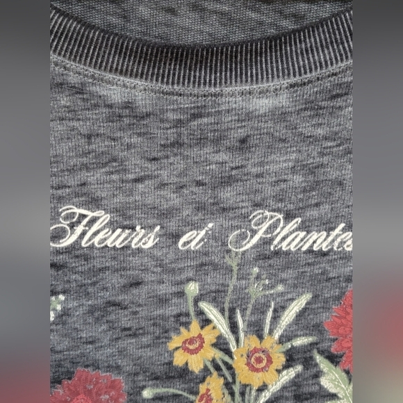 Floral Print Gray Top - Picture 2 of 4